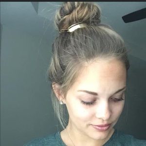 Chloe + Isabel bun cuff